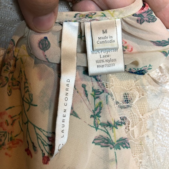 LC Lauren Conrad Floral Bat Wing Blouse | medium - Picture 7 of 10